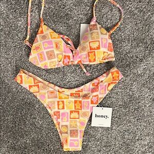 NWT Honey Swim bikini set
High cut bikini bottoms, triangle top